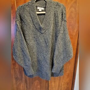 Liz Claiborne Dark Gray V-Neck Sweater